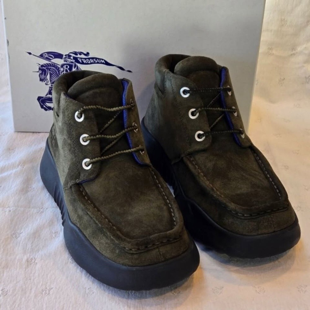 NIB Burberry Olive (Loch) Chukka Lace-Up Square Toe Boots Size 40